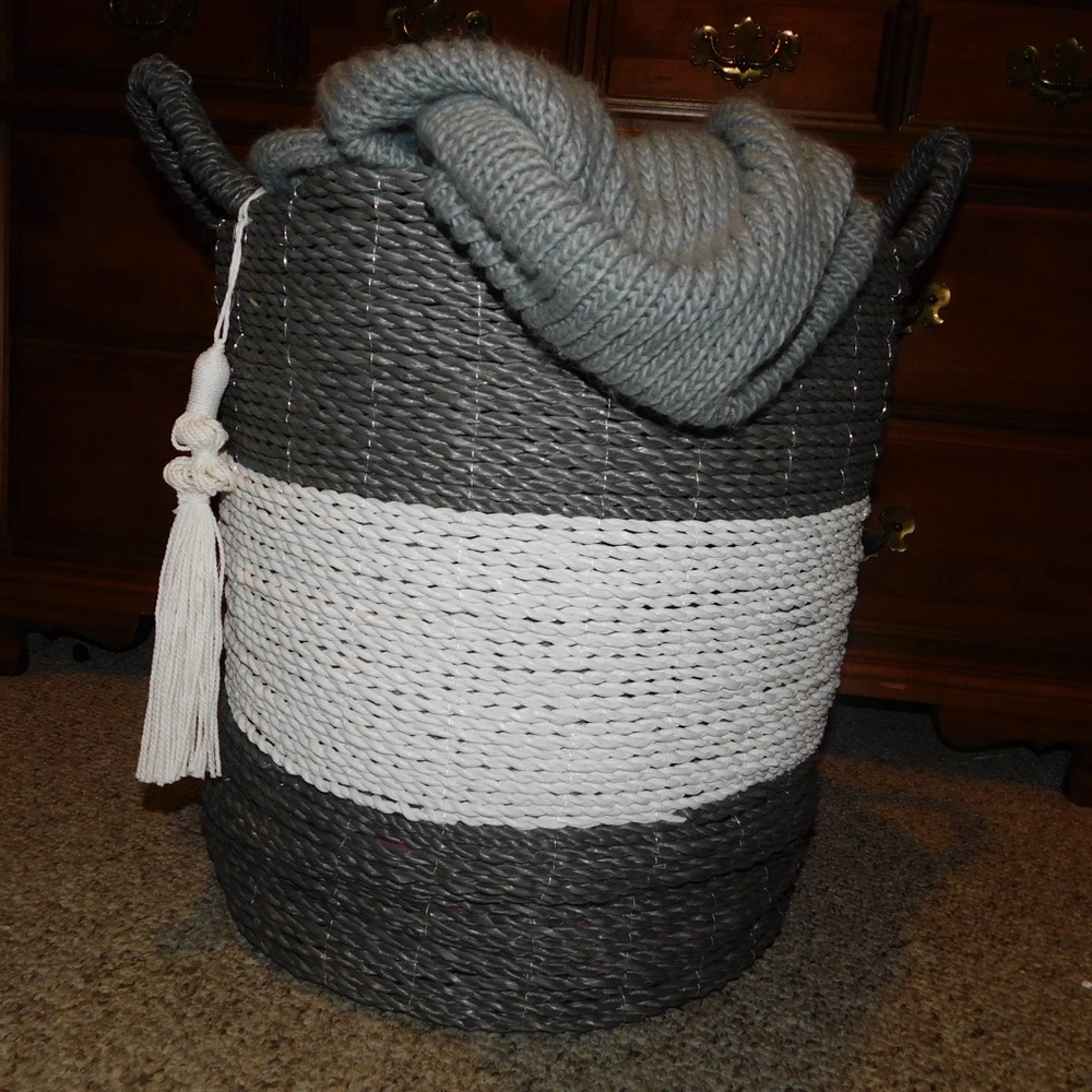 Basket for blankets or other stuff
